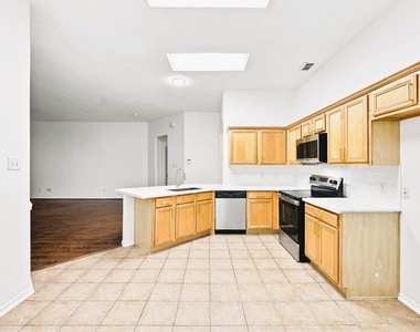 4112 Merlet Drive - Photo Thumbnail 5