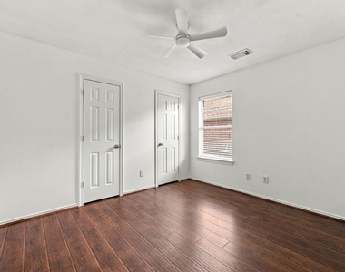 4112 Merlet Drive - Photo Thumbnail 13