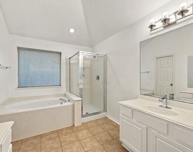 4112 Merlet Drive - Photo Thumbnail 12