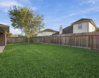 4112 Merlet Drive - Photo Thumbnail 18