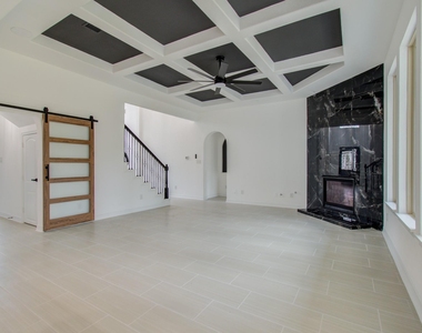 206 Cedar Creek Court - Photo Thumbnail 11