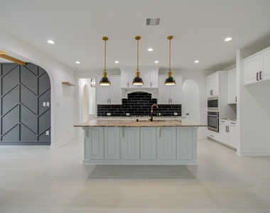 206 Cedar Creek Court - Photo Thumbnail 15