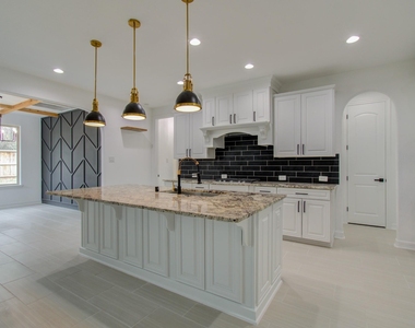 206 Cedar Creek Court - Photo Thumbnail 14