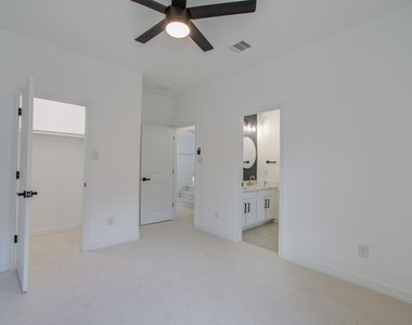 206 Cedar Creek Court - Photo Thumbnail 29