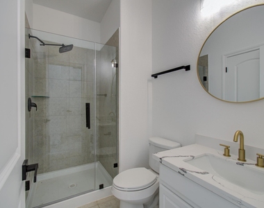 206 Cedar Creek Court - Photo Thumbnail 28
