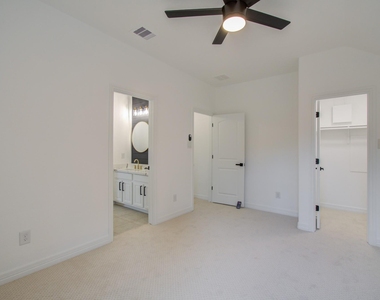 206 Cedar Creek Court - Photo Thumbnail 32