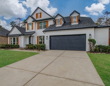 206 Cedar Creek Court - Photo Thumbnail 2
