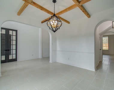 206 Cedar Creek Court - Photo Thumbnail 7