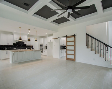 206 Cedar Creek Court - Photo Thumbnail 10