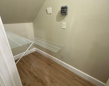 9720 Pelsey Street - Photo Thumbnail 3