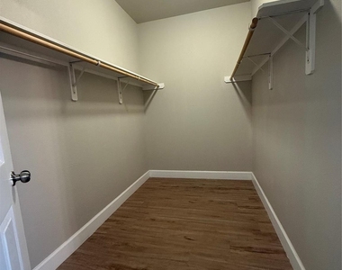9720 Pelsey Street - Photo Thumbnail 5