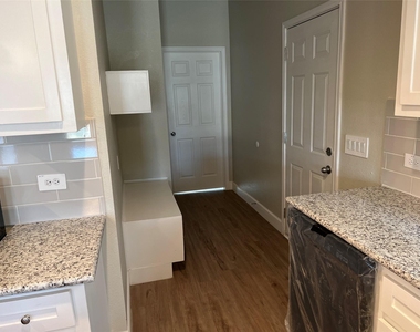 9720 Pelsey Street - Photo Thumbnail 8