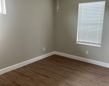 9720 Pelsey Street - Photo Thumbnail 11