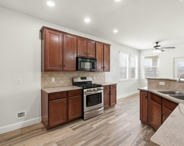 15238 Olmstead Park Drive - Photo Thumbnail 9