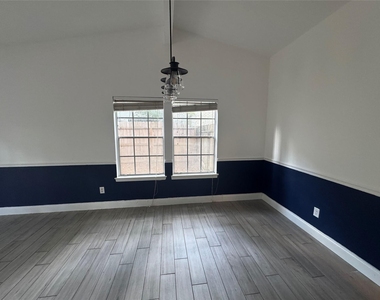 3219 Brookgreen Drive - Photo Thumbnail 8