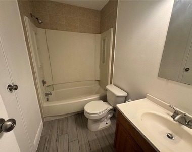 3219 Brookgreen Drive - Photo Thumbnail 3