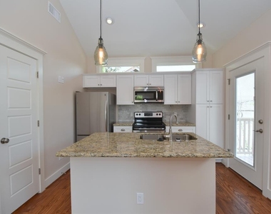 119 E 26th - Photo Thumbnail 9