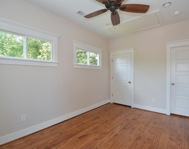 119 E 26th - Photo Thumbnail 14