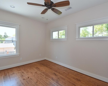 119 E 26th - Photo Thumbnail 11