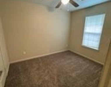 1716 1/2 Utah Street - Photo Thumbnail 7