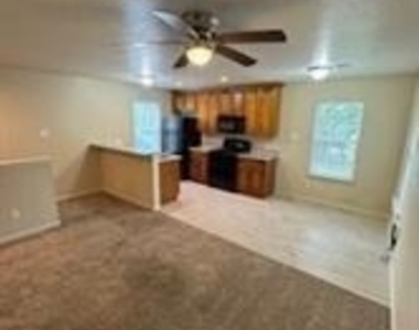1716 1/2 Utah Street - Photo Thumbnail 3