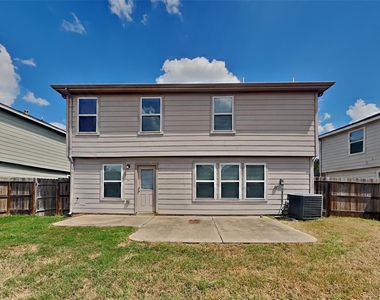20631 Hillsdale Park Drive - Photo Thumbnail 16