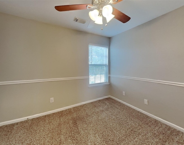 20631 Hillsdale Park Drive - Photo Thumbnail 11