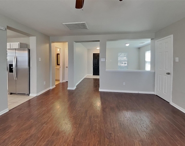 20631 Hillsdale Park Drive - Photo Thumbnail 2
