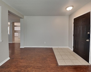 20631 Hillsdale Park Drive - Photo Thumbnail 4