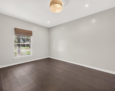 11406 High Star Drive - Photo Thumbnail 10