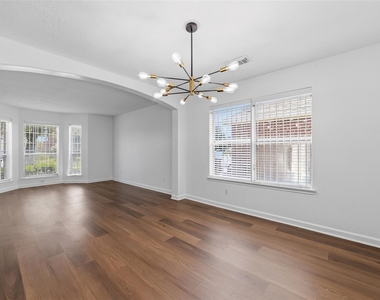 7110 Favian Court - Photo Thumbnail 8