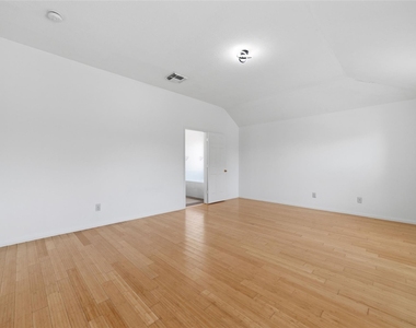 7110 Favian Court - Photo Thumbnail 18