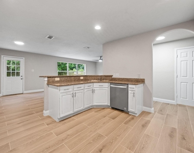 20506 Kenswick Drive - Photo Thumbnail 4