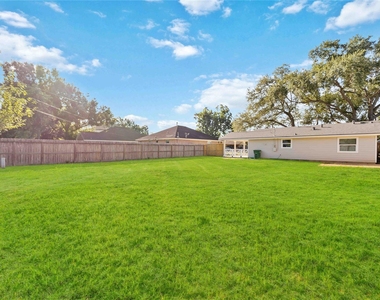 8411 Botany Lane - Photo Thumbnail 14