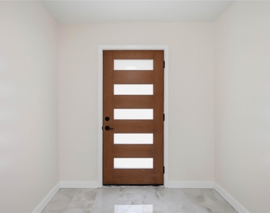 8411 Botany Lane - Photo Thumbnail 3