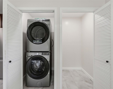 8411 Botany Lane - Photo Thumbnail 7
