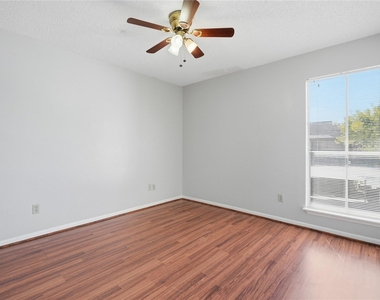 1900 Bay Area Boulevard - Photo Thumbnail 16