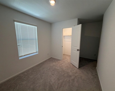 930 Pertuso Lane - Photo Thumbnail 28