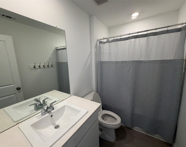 930 Pertuso Lane - Photo Thumbnail 13
