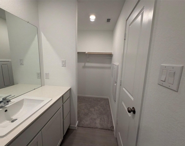 930 Pertuso Lane - Photo Thumbnail 20