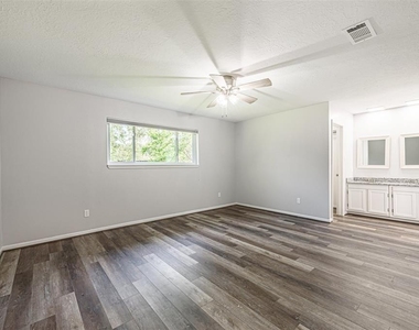 2302 Slippery Rock Court - Photo Thumbnail 14