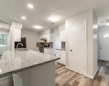 2302 Slippery Rock Court - Photo Thumbnail 27