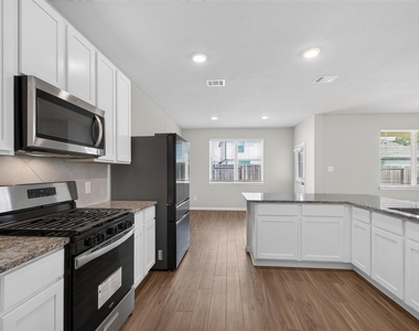 2404 Shellcracker Drive - Photo Thumbnail 8