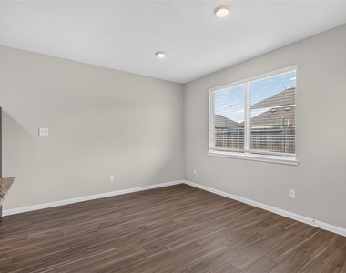 2404 Shellcracker Drive - Photo Thumbnail 9
