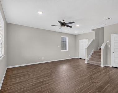 2404 Shellcracker Drive - Photo Thumbnail 4