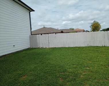 4823 Ridge Harbor Drive - Photo Thumbnail 5