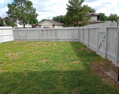 4823 Ridge Harbor Drive - Photo Thumbnail 7