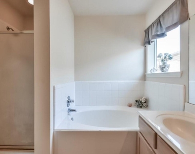 5722 W Harrow Drive - Photo Thumbnail 1