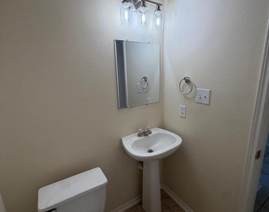 5722 W Harrow Drive - Photo Thumbnail 14