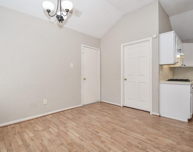 15319 Goodman Street - Photo Thumbnail 7